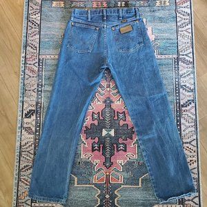 Blue wedgie cut Wrangler women's jeans, 28"